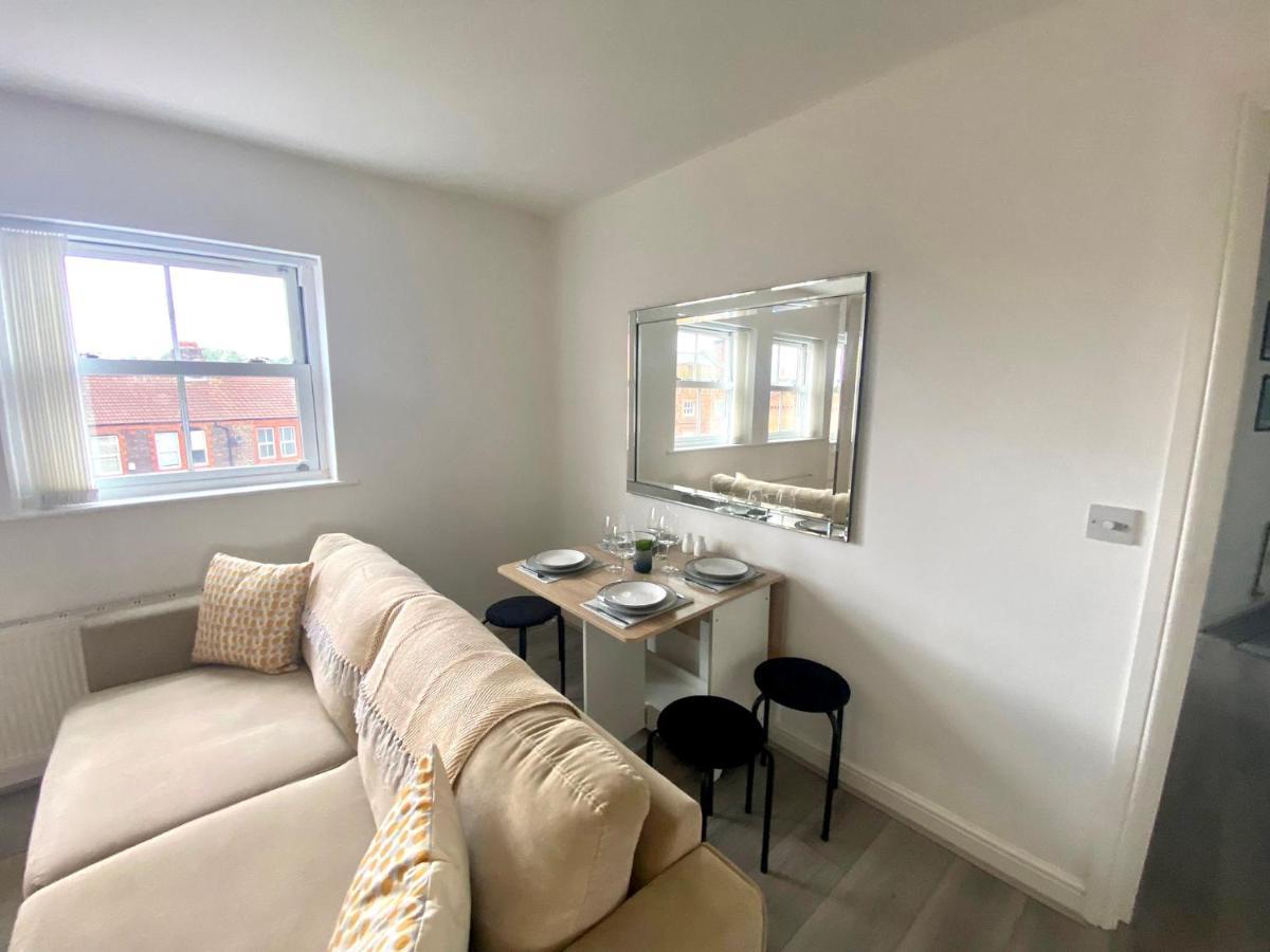 Lovely Stylish Apartment Near Penny Lane! Free Parking Liverpool Buitenkant foto